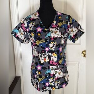 Wonder Woman Scrub Top XS DC Comics Cotton V-Neck